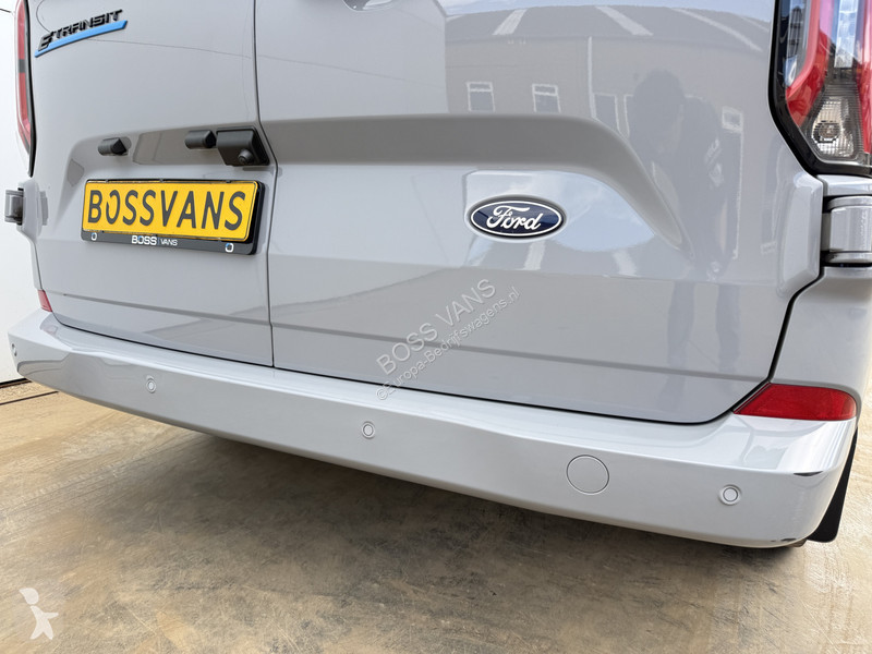 Véhicule utilitaire Ford 65 kWh 218PK...