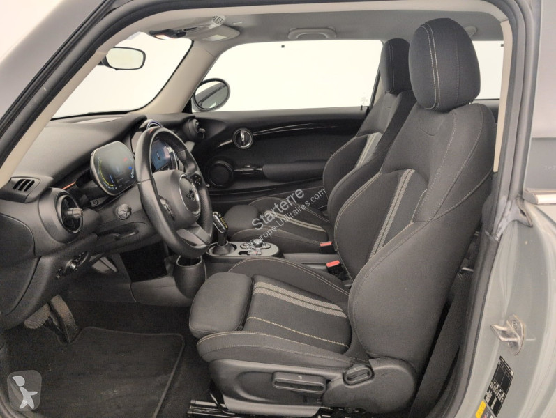 Véhicule utilitaire Mini  HATCH 3 PORTES...