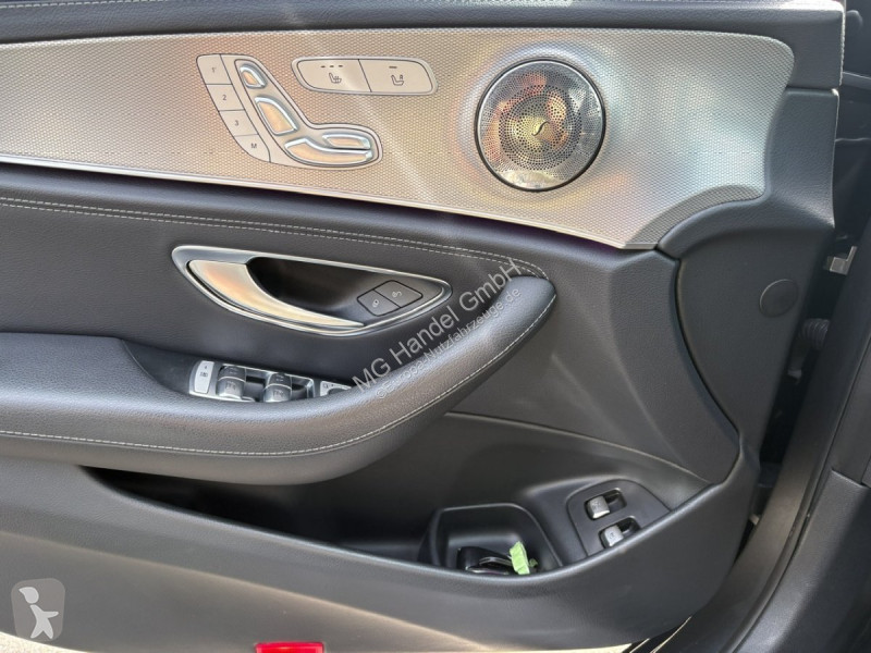 Veículo utilitário Mercedes E 300 de EQ-Power...