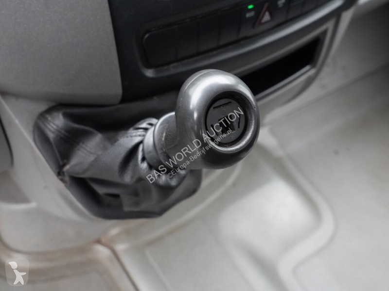 Véhicule utilitaire Mercedes 413 CDI