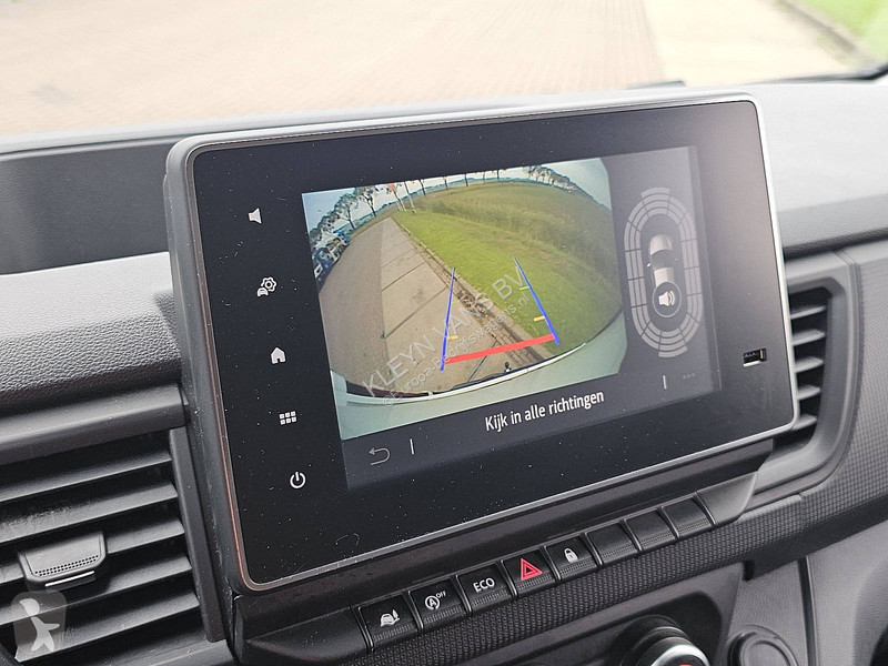Лекотоварен автомобил Renault 2.0 DCI 130 L2H1...