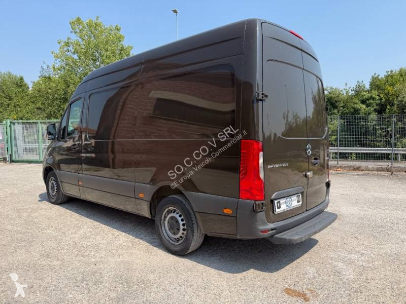 Bedrijfswagen Mercedes