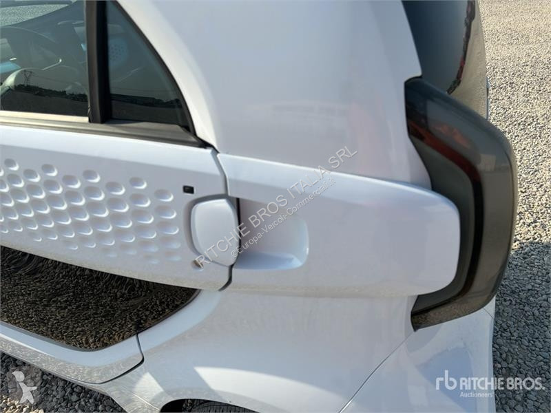Коммерческий автомобиль  XEV Yoyo Electric...