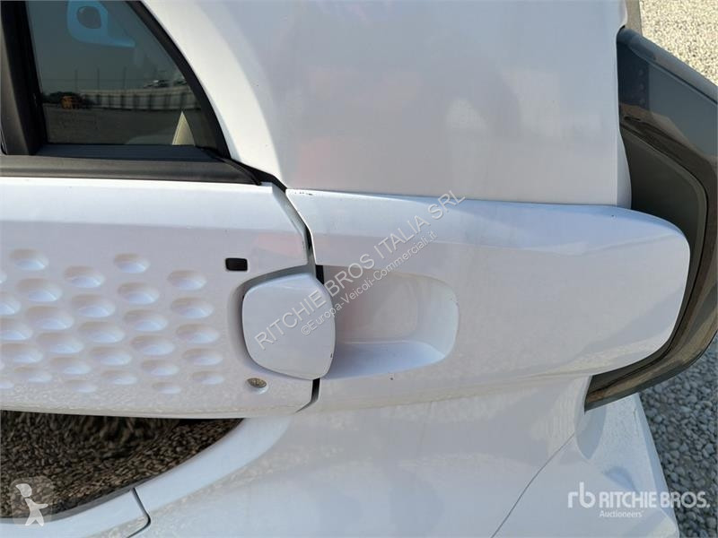 Лекотоварен автомобил  XEV Yoyo