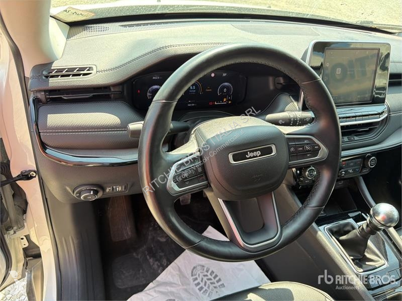 Лекотоварен автомобил Jeep 1.3