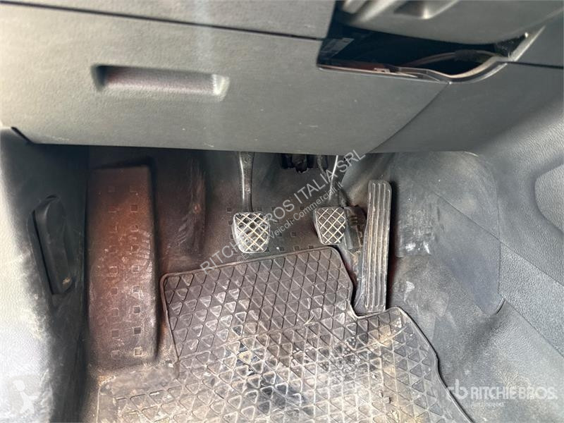 Комерційні автомобілі Volkswagen Cargo Van