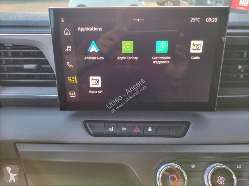 Véhicule utilitaire Nissan