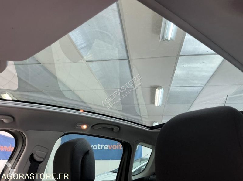 Лекотоварен автомобил Peugeot