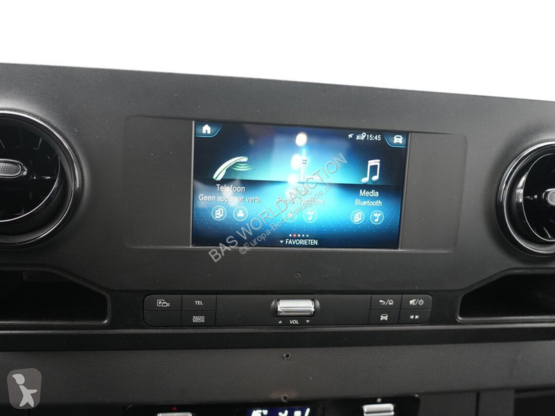 Лекотоварен автомобил Mercedes 311 CDI