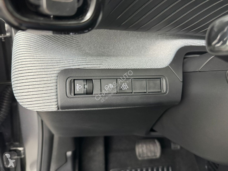 Лекотоварен автомобил Citroën 1.2 Hybride 145...