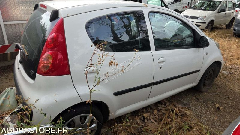 Лекотоварен автомобил Peugeot 107