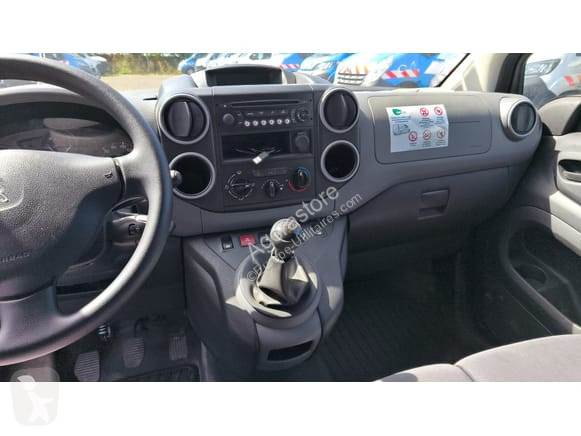 Лекотоварен автомобил Peugeot PARTNER