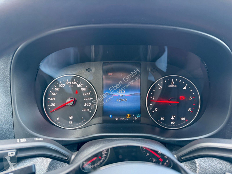 Лекотоварен автомобил Mercedes Vito  9G Tourer...