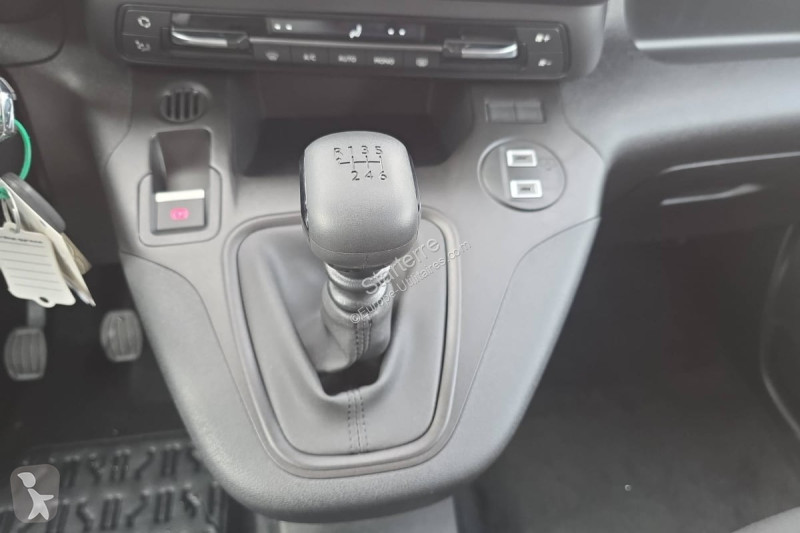 Véhicule utilitaire Citroën  BERLINGO CABINE...