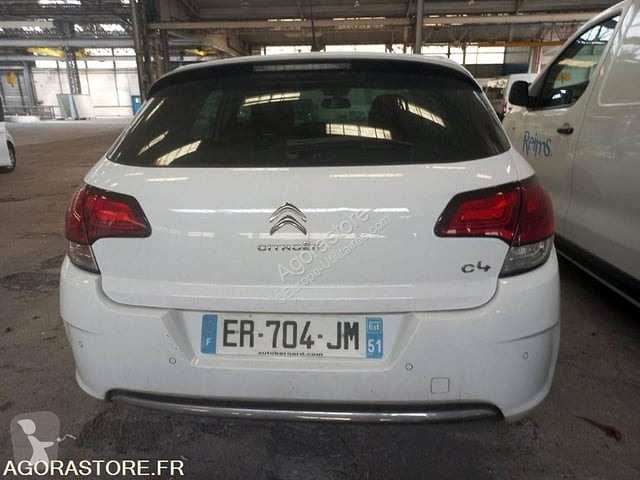 Коммерческий автомобиль
