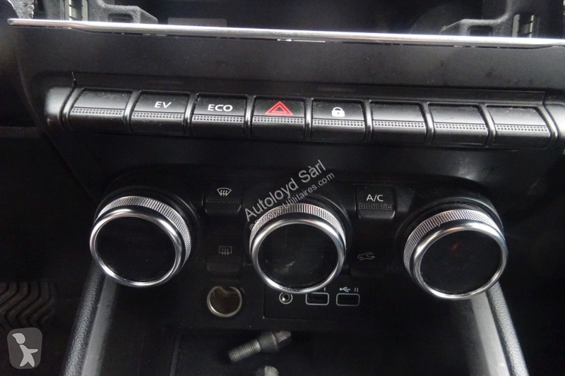 Коммерческий автомобиль Mitsubishi COLT 1,6...