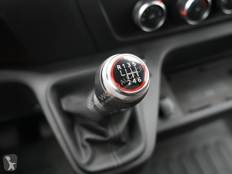 Furgoneta Renault 145PK