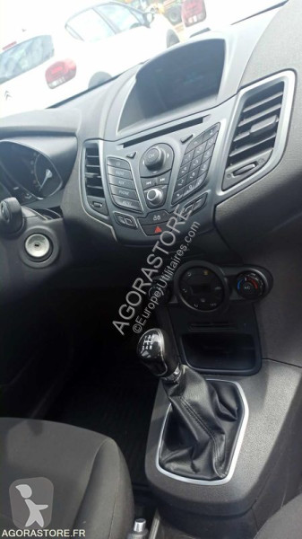 Veículo utilitário Ford FIESTA