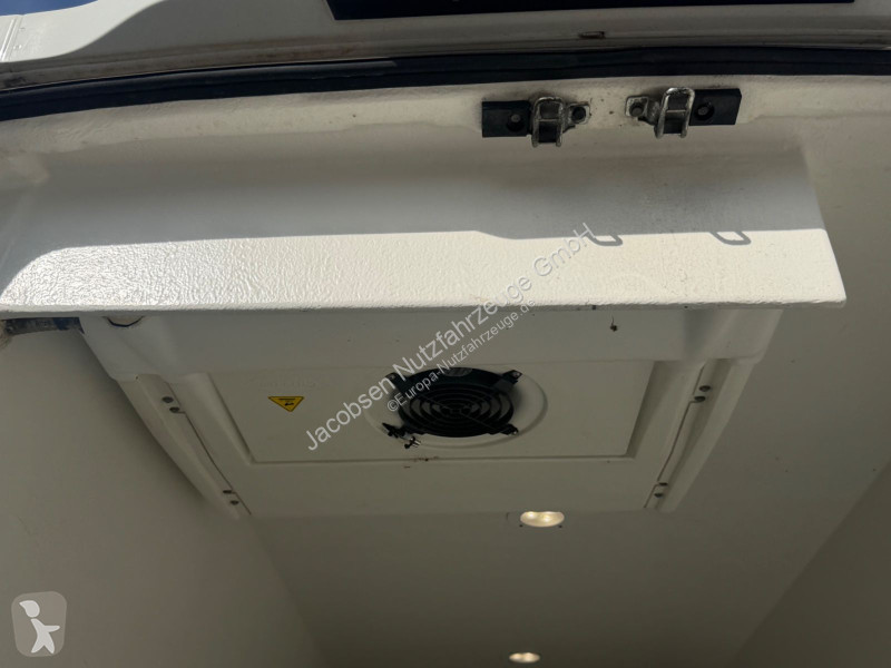 Véhicule utilitaire Iveco 35s15 Carrier Xarios...