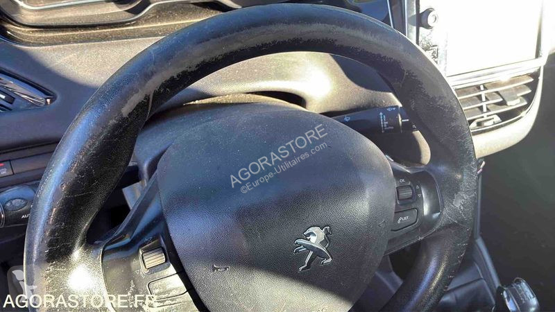 Véhicule utilitaire Peugeot 208