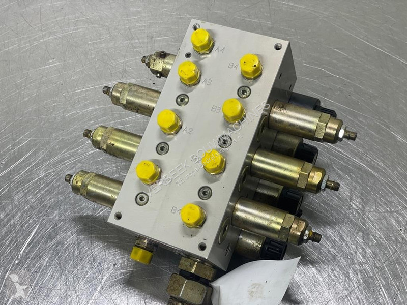 Véhicule utilitaire Parker D1FBE01HC0NMW011X944...