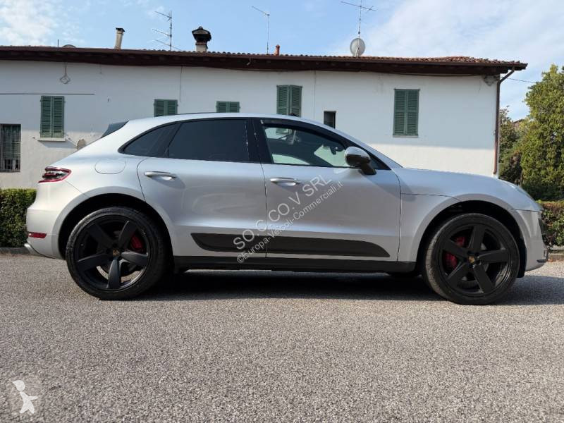 Véhicule utilitaire Porsche