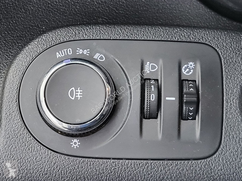 Véhicule utilitaire Opel 1.5D L2H1 Edition