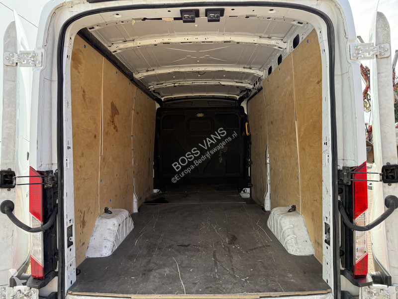 Veicolo commerciale Ford 68kWh 184PK L3H2 317km...