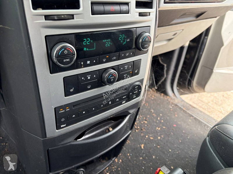 Chrysler 2.8 CRD Limited van