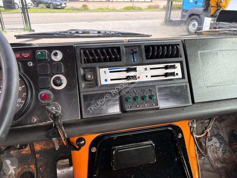 Samochód dostawczy Unimog + 4X4 + BJ 1977 +...