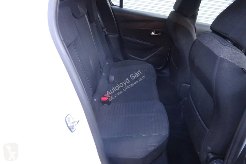 Коммерческий автомобиль Peugeot 1,2 HYBRID 100 BVA