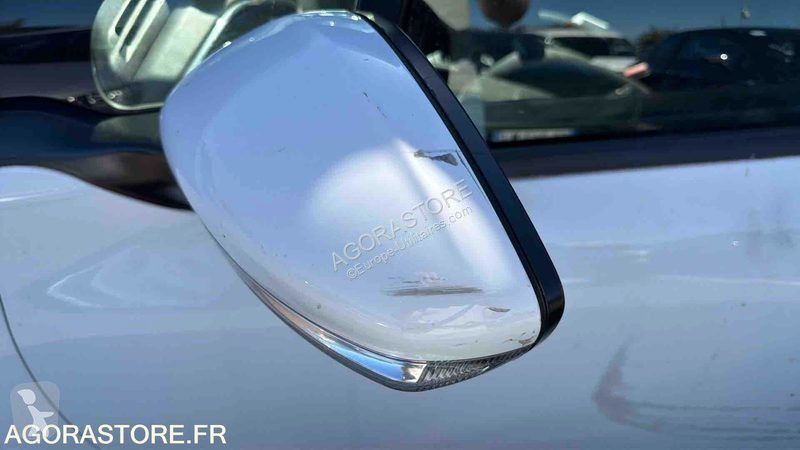 Samochód dostawczy Peugeot 208