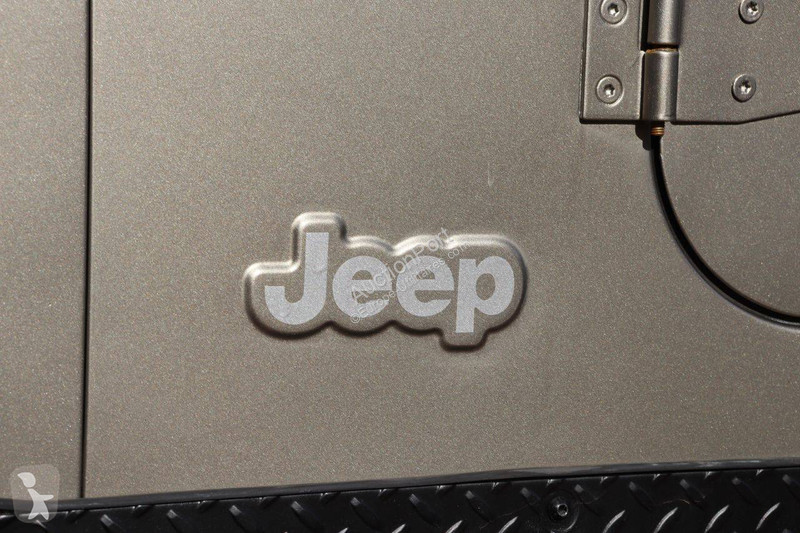 عربة نفعية Jeep