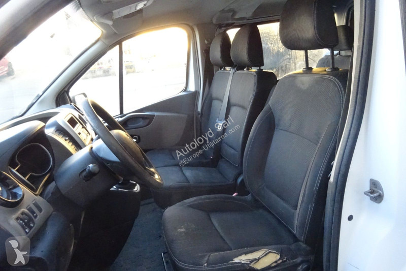 Véhicule utilitaire Renault TRAFIC 1.6 DCI 120...