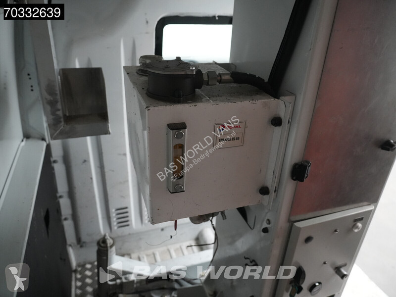 Véhicule utilitaire Renault Hoogwerker L2H2...