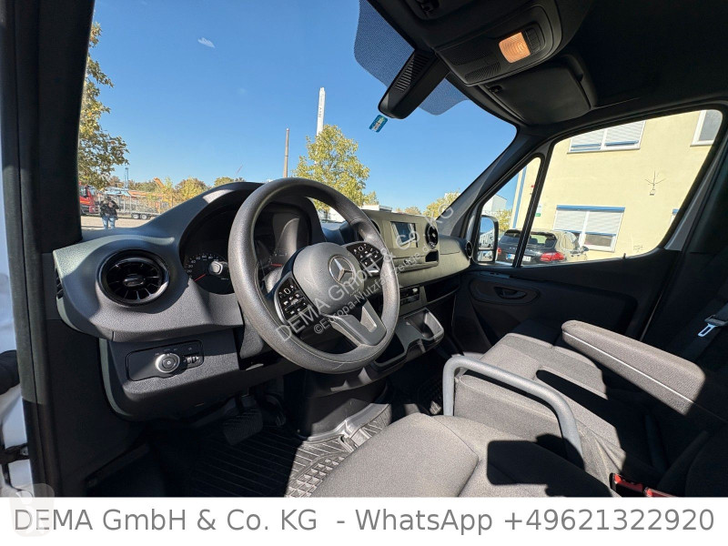Véhicule utilitaire Mercedes...