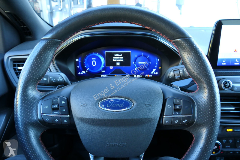 Véhicule utilitaire Ford Focus Turnier ST-Line...
