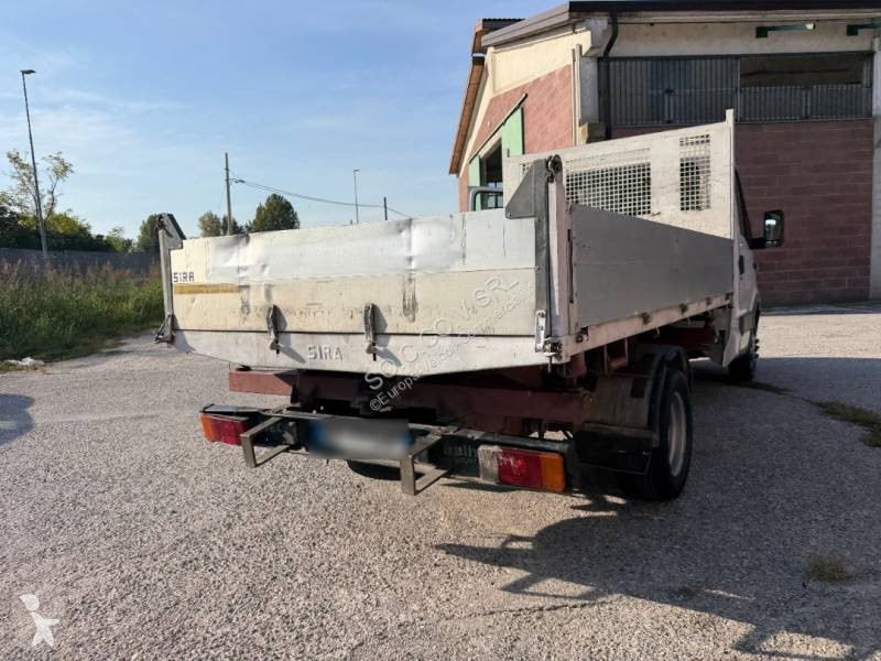 Véhicule utilitaire Iveco 35C09