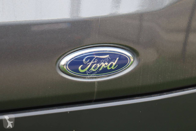 Véhicule utilitaire Ford