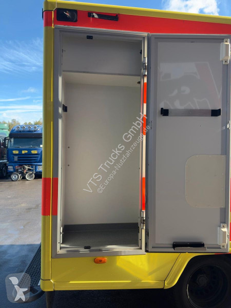 Véhicule utilitaire Mercedes 519 Cdi Hospi...