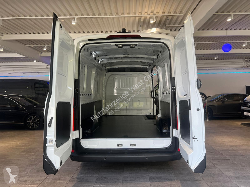 Véhicule utilitaire Maxus 9 2.0 TDCi L3H2...