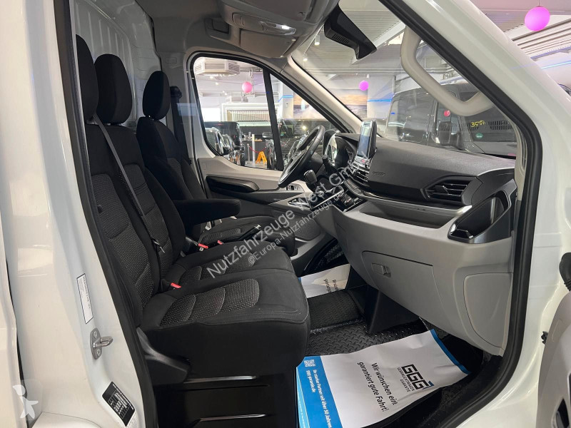 Véhicule utilitaire Maxus 9 L3H2...