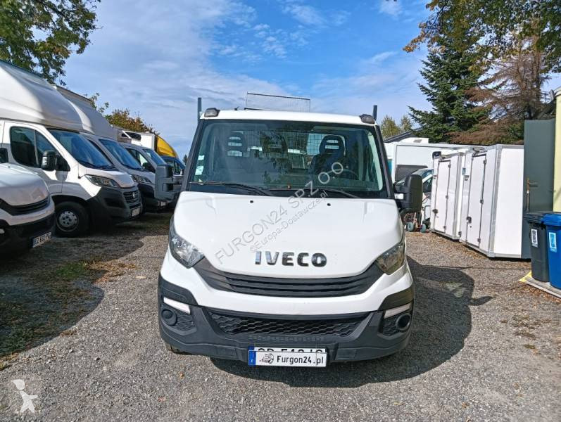 Véhicule utilitaire Iveco 33S12