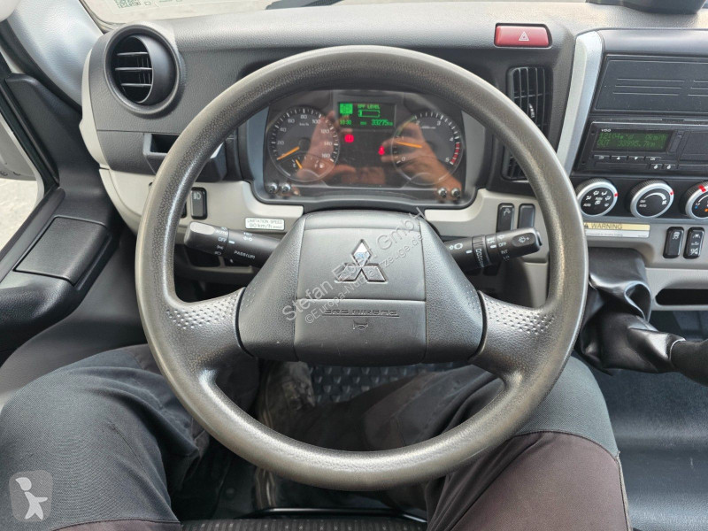 Véhicule utilitaire Mitsubishi Fuso 7C18 4x2...