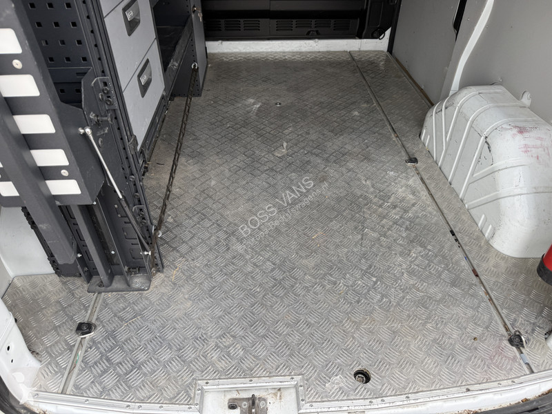 Véhicule utilitaire Ford 340 1.0 PHEV 120PK...