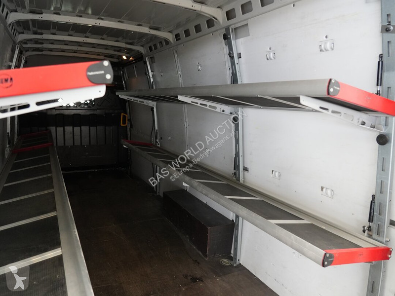 Véhicule utilitaire Iveco 35S16