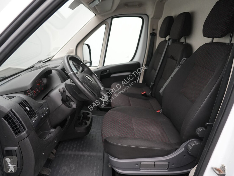 Véhicule utilitaire Opel 140PK