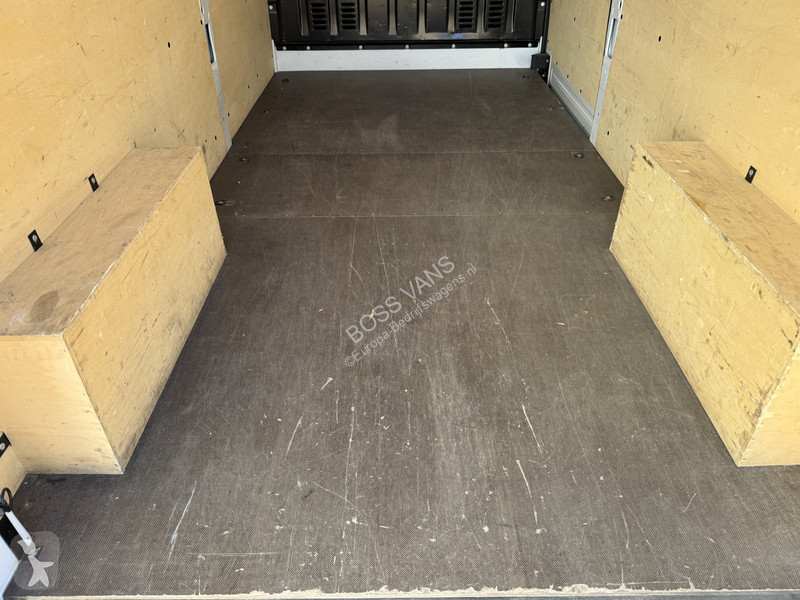 Véhicule utilitaire Renault 2.3DCi 135PK