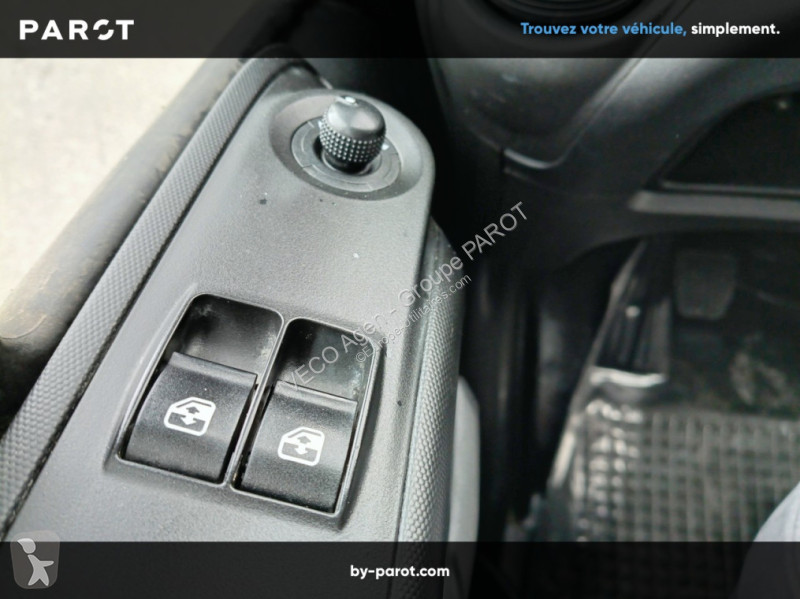Véhicule utilitaire Iveco 35C14 empattement...