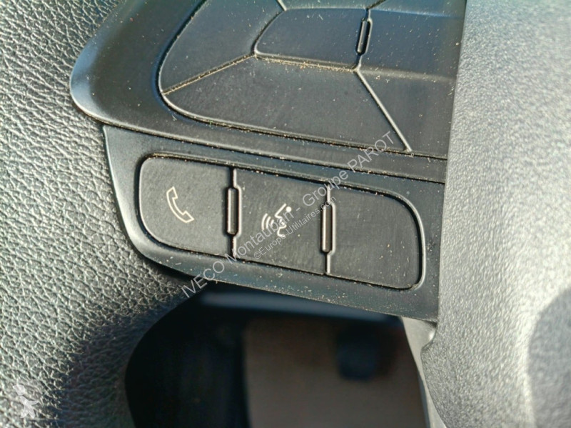 Véhicule utilitaire Iveco 35C16H empattement...
